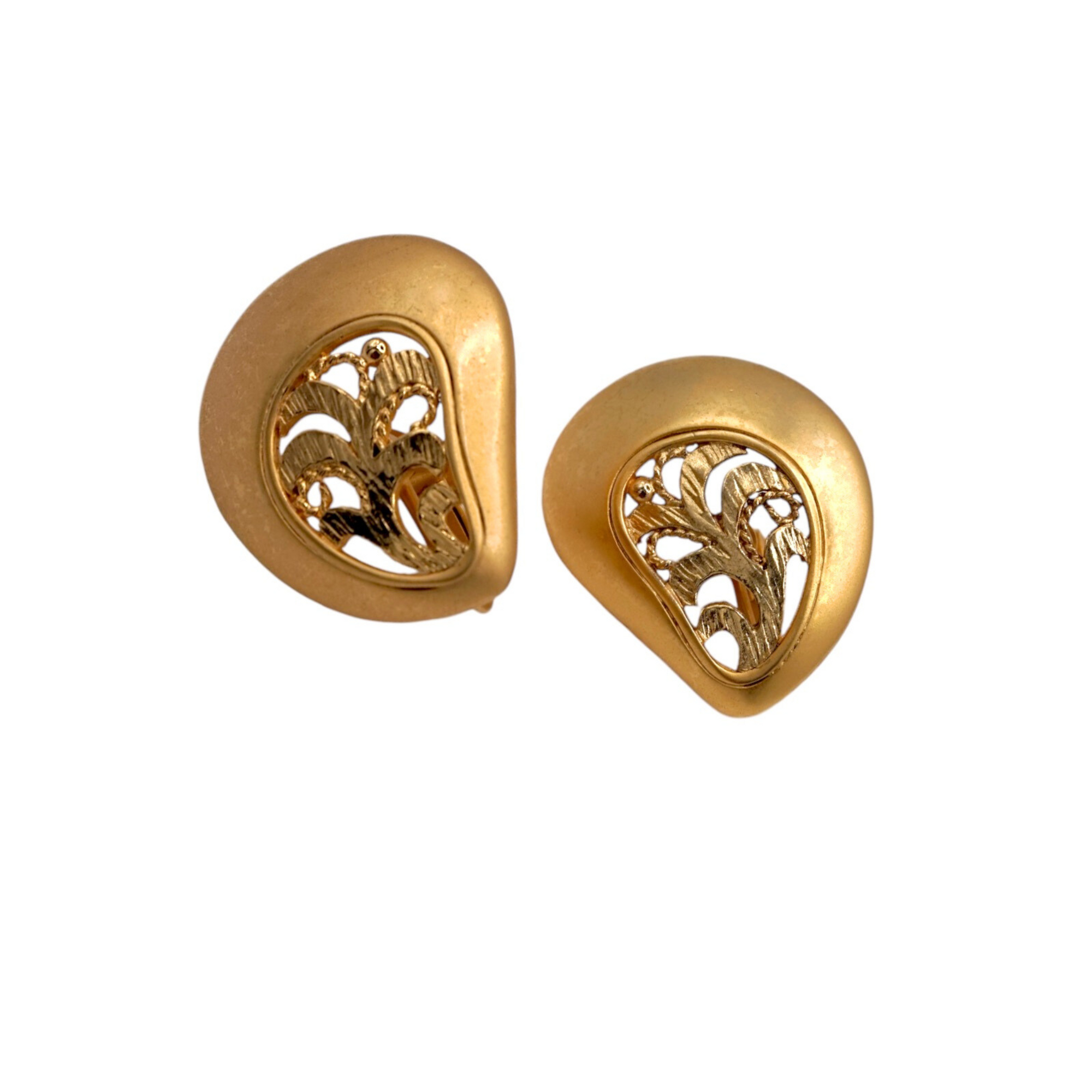 Vintage Large Gold Cutwork Clip On Earrings